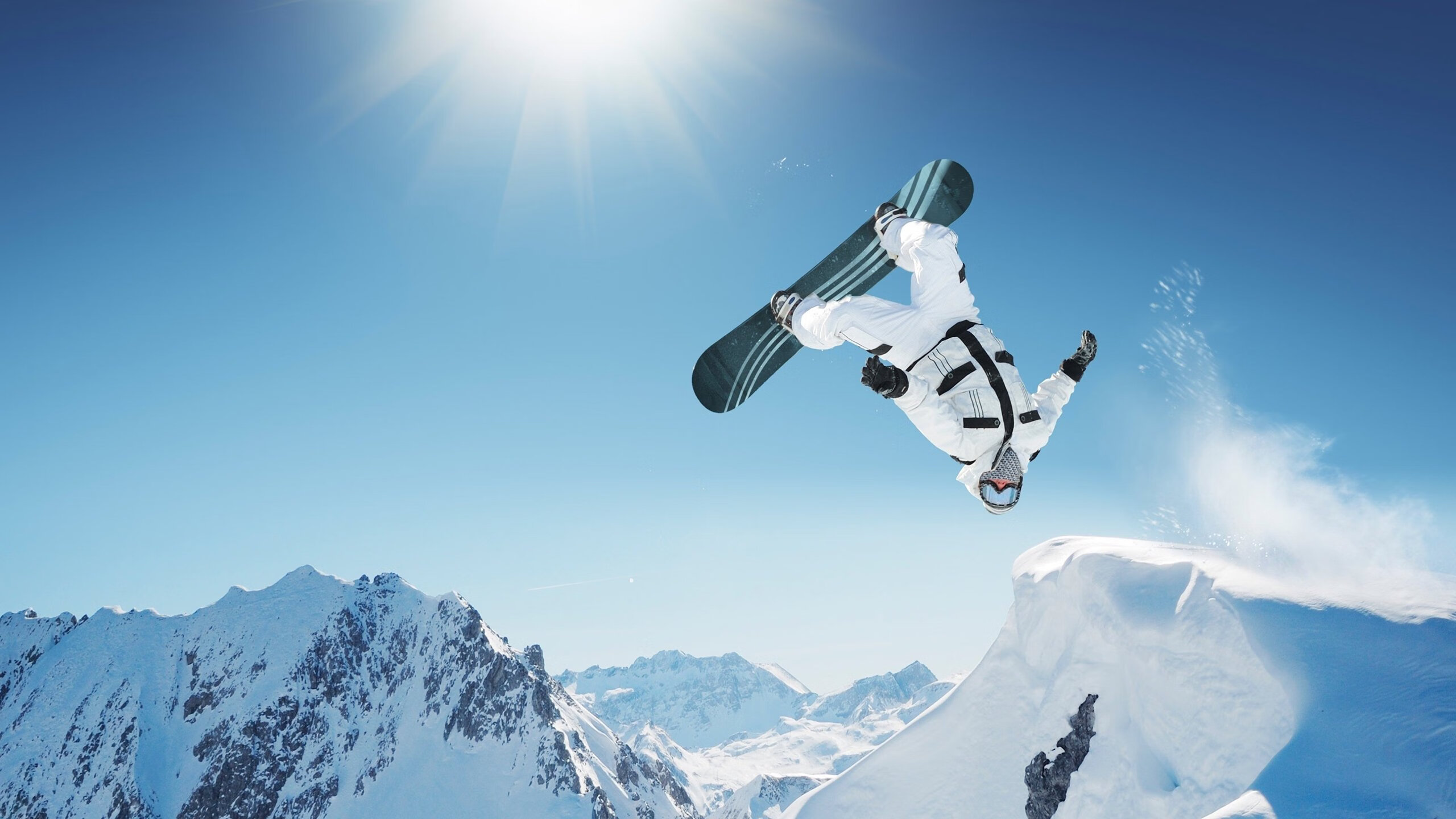 FIFA Online职业联赛总决赛 大巴黎名宿线上颁发冠军奖杯